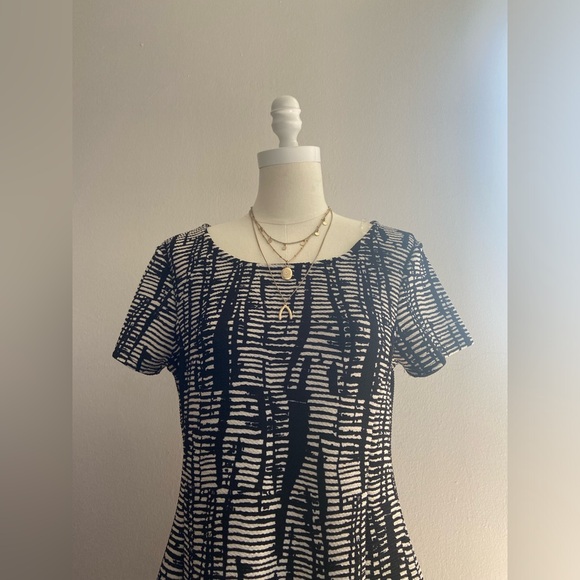 LONG TOP NWOT - Picture 3 of 3